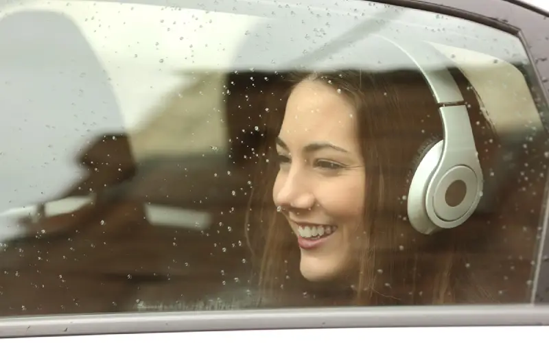 La musique joyeuse est un remède au mal des transports 