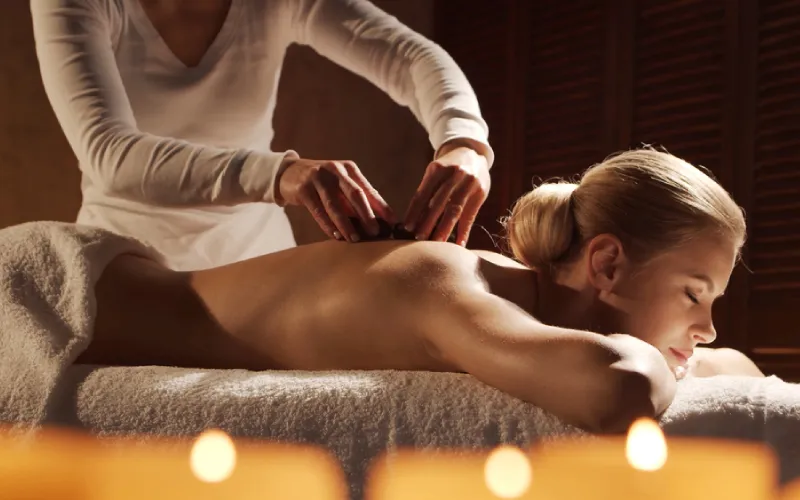 Le salon de papouilles, nouveau refuge bien-être pour les femmes qui veulent lâcher prise