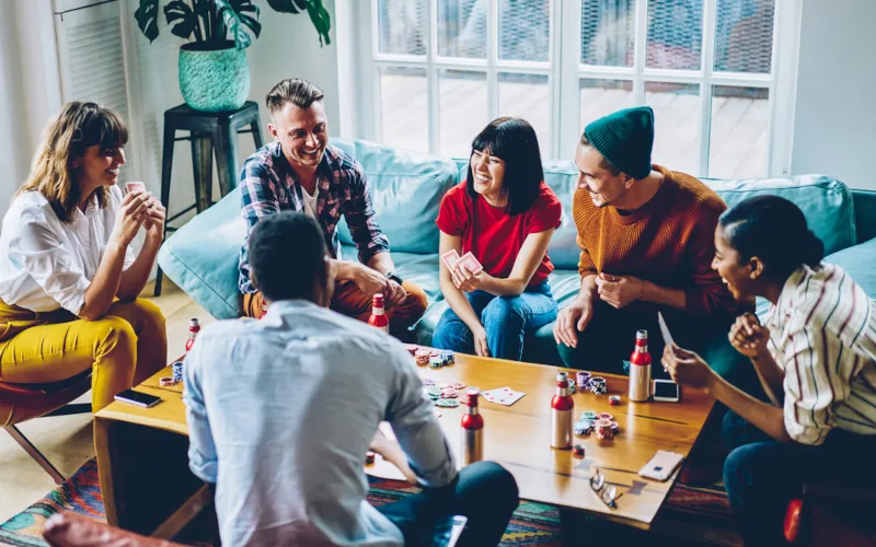 Les soirées jeux de société, un bon remède contre la solitude