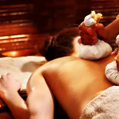 Le massage ayurvédique  : techniques et bienfaits